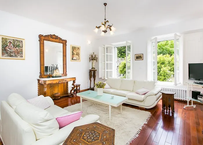 Villa Marini Dvori - With Free Parking